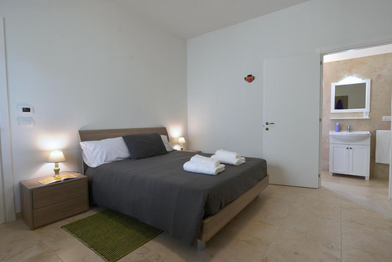 B&B Dei Ciclopi Salice Salentino Bagian luar foto