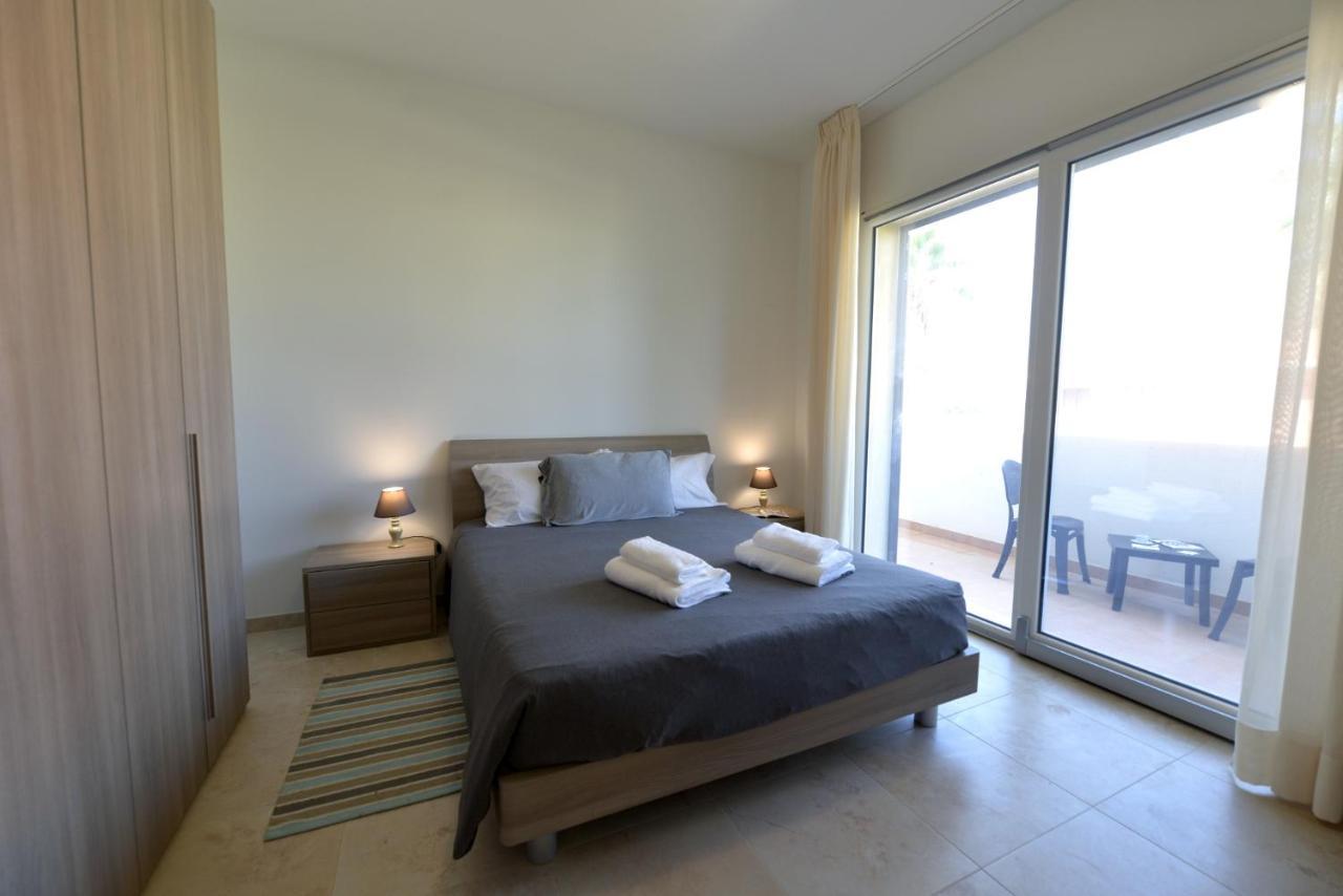 B&B Dei Ciclopi Salice Salentino Bagian luar foto