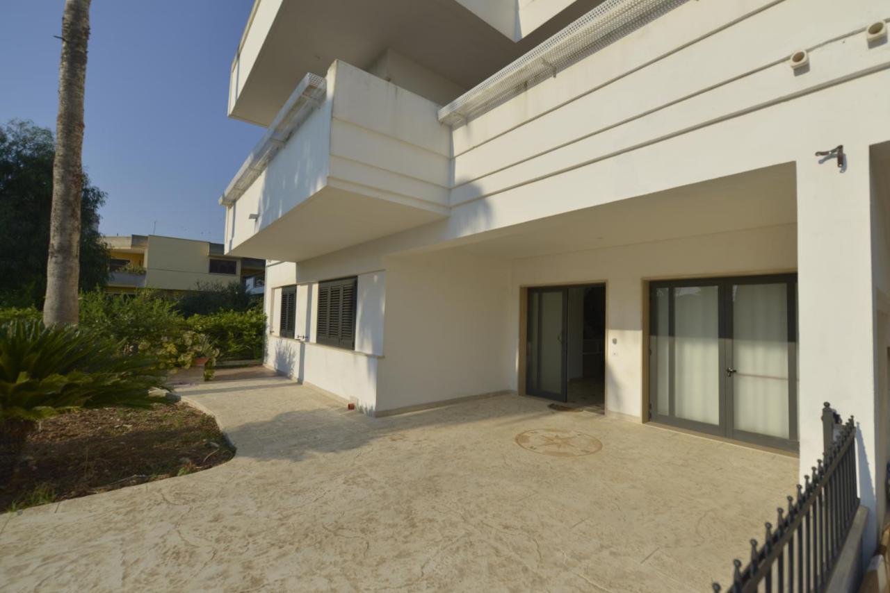 B&B Dei Ciclopi Salice Salentino Bagian luar foto